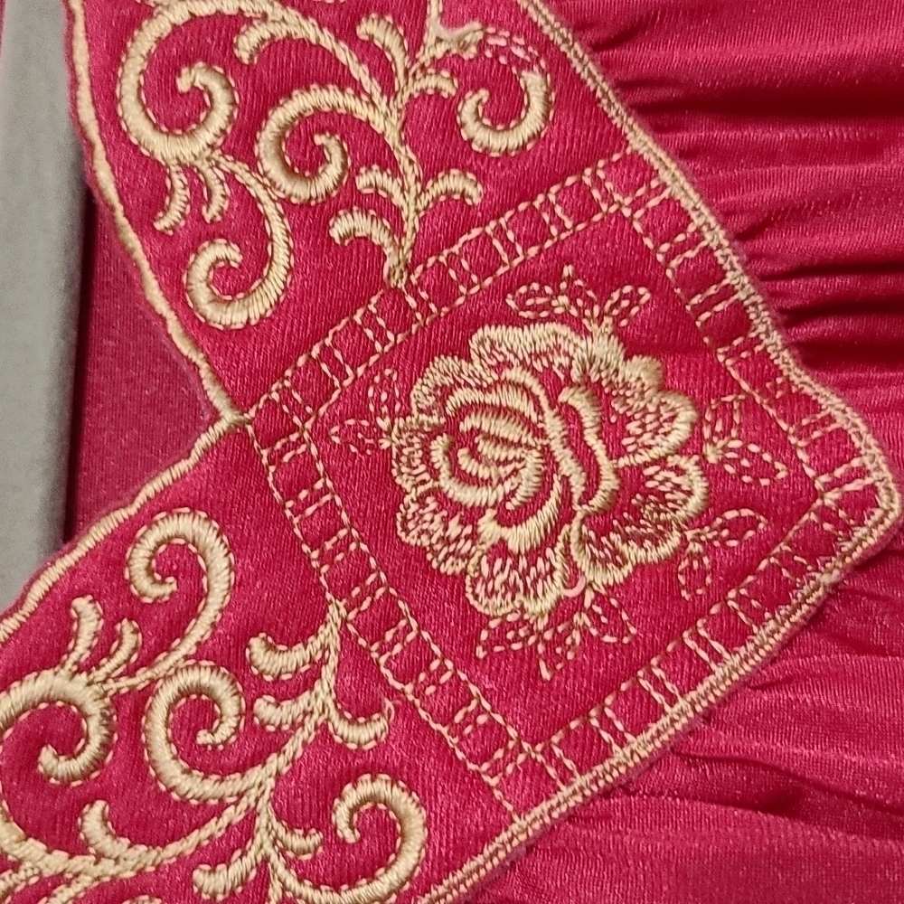VTG ShadowLine Womens Long Nightgown Red/Gold Embroidery‎ V-neck USA Size S GUC - Picture 3 of 8